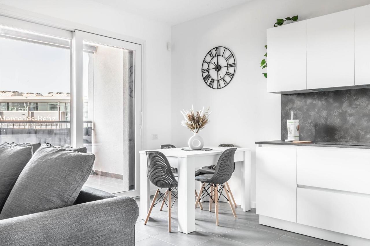 Appartamento Harmony House - Rho Fiera 6min - Free Parking - Terrace *